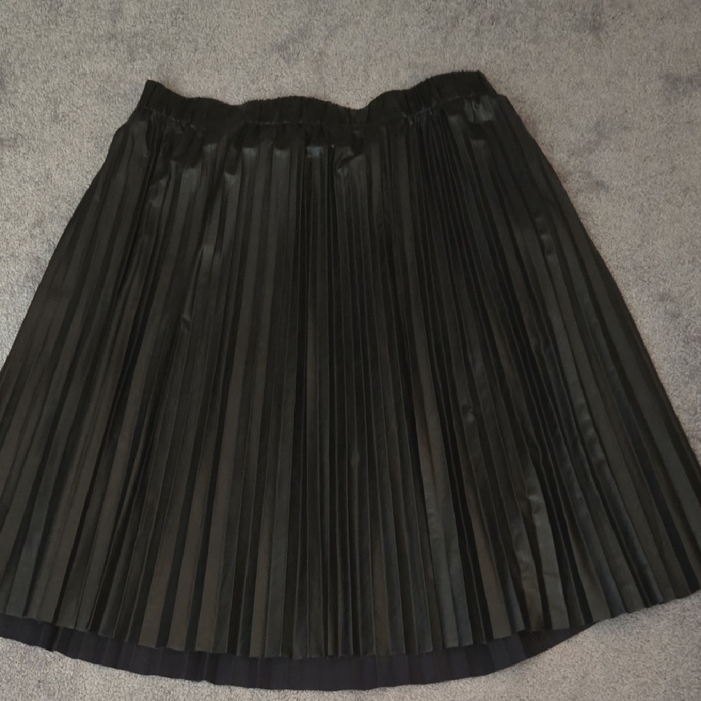 Lane Bryant Black Pleated Skirt - Picture 6 of 7